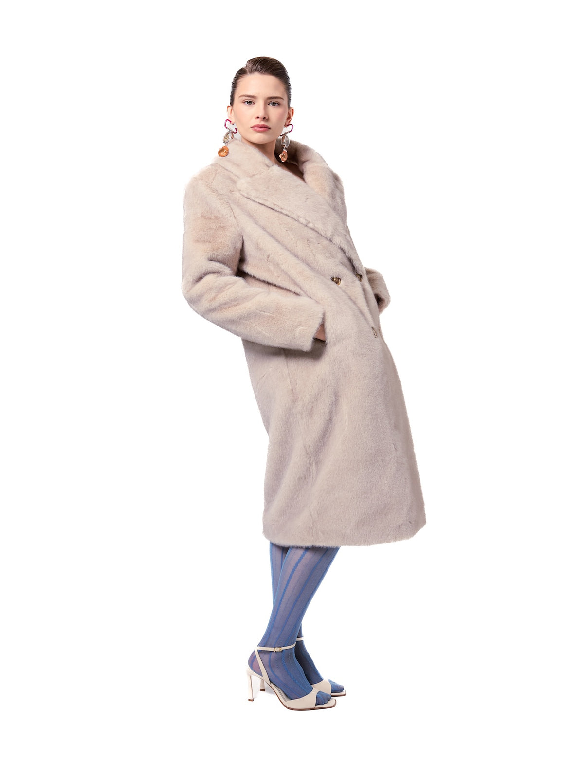 Side view of the LONDON Arctic Wolf faux fur coat showcasing the relaxed fit, luxurious texture, and sophisticated winter styling.